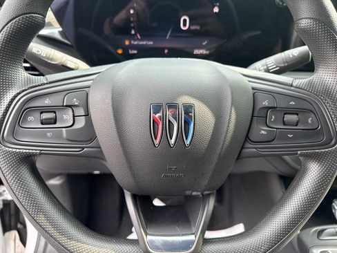 Used 2024 Buick Envista Preferred FWD image 23