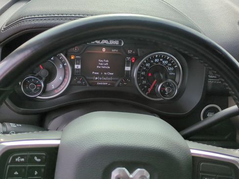 Used 2022 RAM 2500 Laramie w/ Cold Weather Group image 19