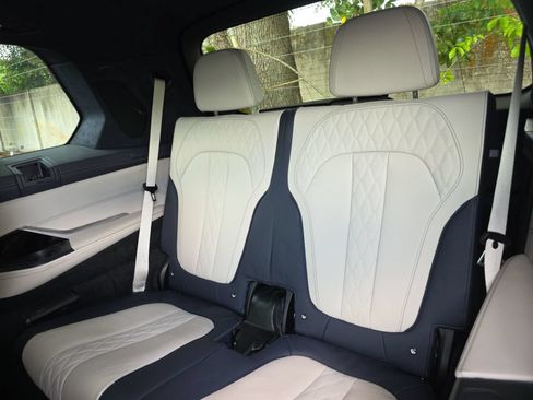 Used 2021 BMW ALPINA XB7 AWD/4WD image 11