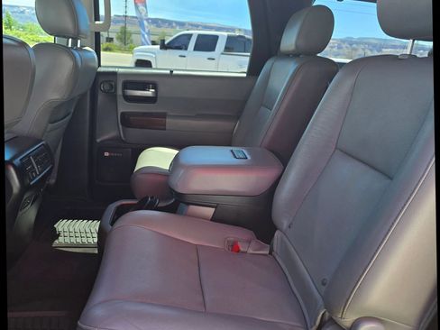 Used 2014 Toyota Sequoia Platinum AWD/4WD image 9