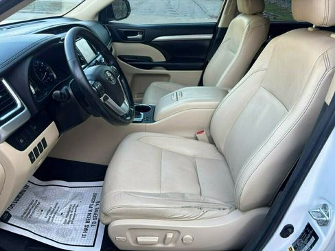 Used 2018 Toyota Highlander XLE image 9