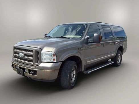 Used 2005 Ford Excursion Limited AWD/4WD image 3