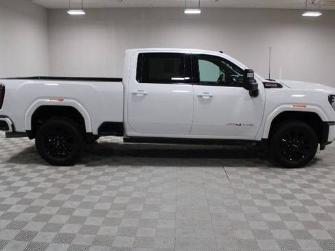 Used 2024 GMC Sierra 2500 AT4 w/ AT4 Premium Plus Package image 12