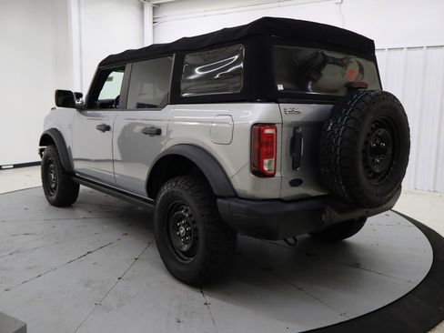 Used 2022 Ford Bronco Black Diamond image 8