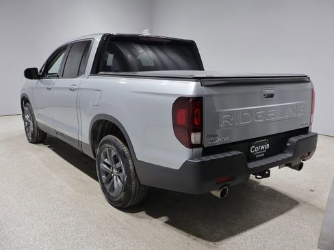 Used 2025 Honda Ridgeline Sport image 6