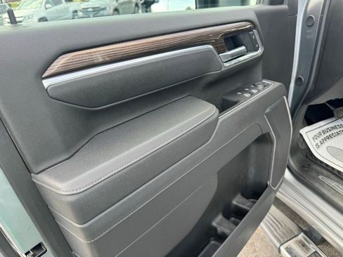 Used 2025 Chevrolet Silverado 3500 LT w/ Safety Package AWD/4WD image 16