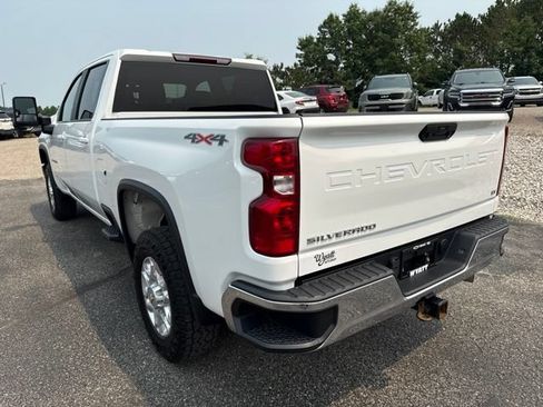 Used 2022 Chevrolet Silverado 2500 LT w/ Fleet Comfort Package AWD/4WD image 8