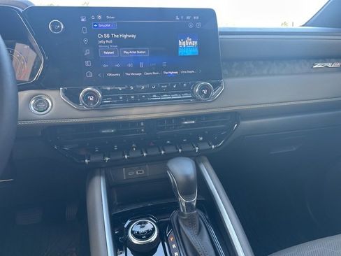 Used 2024 Chevrolet Colorado ZR2 w/ ZR2 Convenience Package III image 12