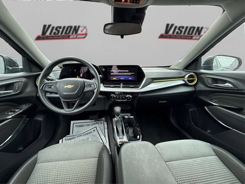 Used 2024 Chevrolet Trax LT FWD image 22