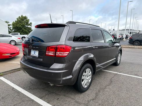 Used 2020 Dodge Journey SE w/ SE Popular Equipment Group FWD image 3