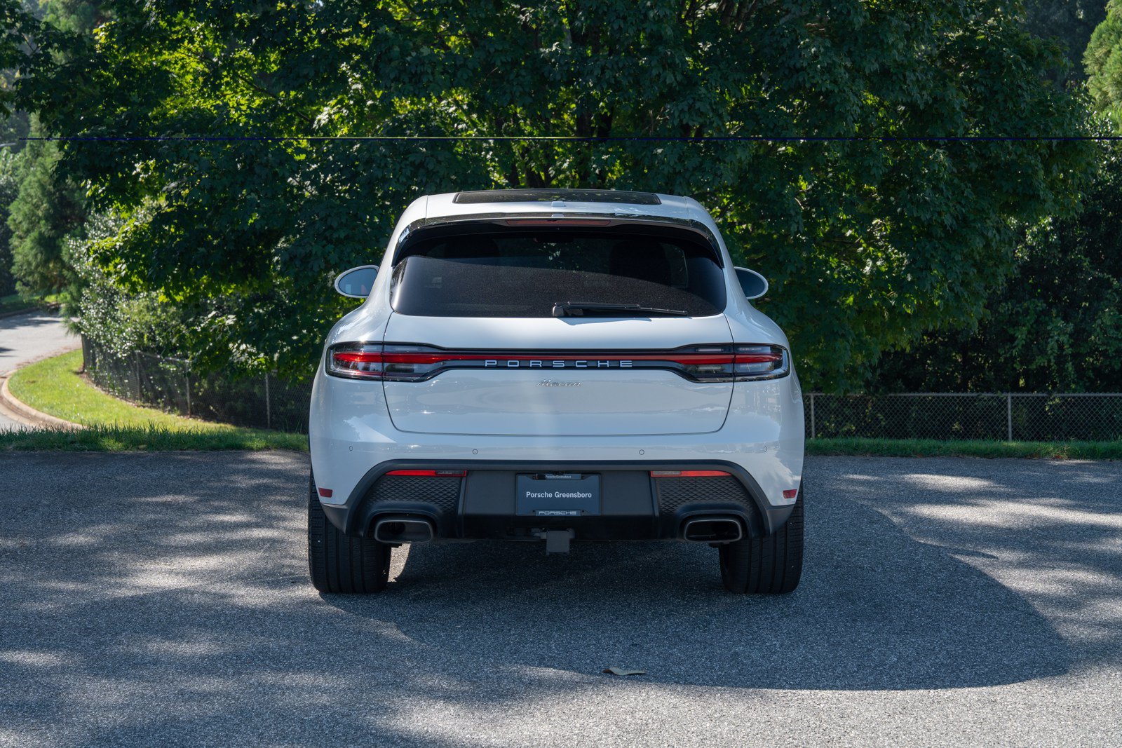 Certified 2026 Porsche Macan AWD/4WD image 6