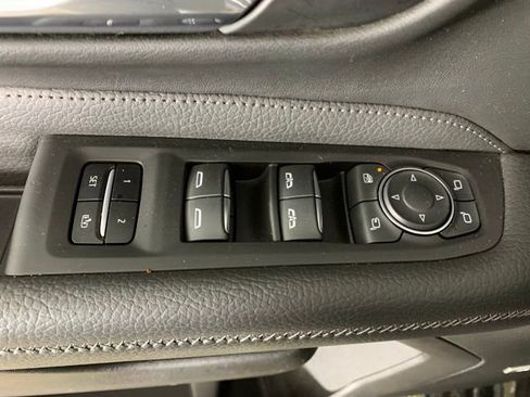 Used 2021 GMC Yukon XL Denali AWD/4WD image 31