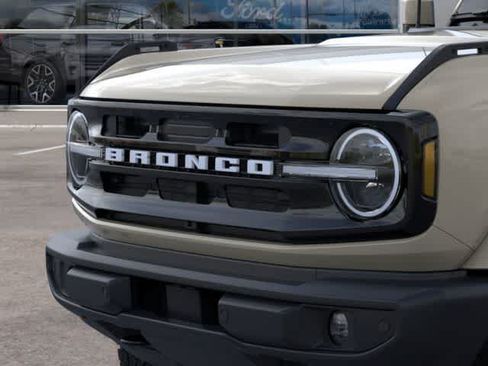 New 2026 Ford Bronco Outer Banks AWD/4WD image 19