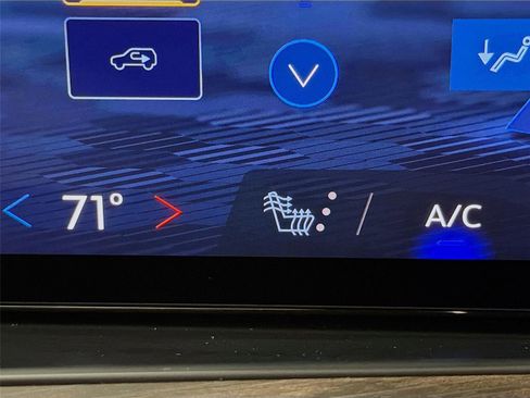 Used 2025 Chevrolet Tahoe LT image 21