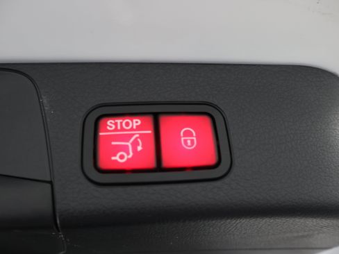 Used 2022 Mercedes-Benz GLB 35 AMG 4MATIC image 31