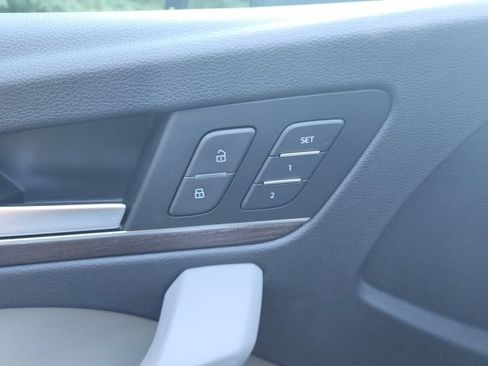 Used 2021 Audi Q5 2.0T Premium w/ Convenience Package AWD/4WD image 12