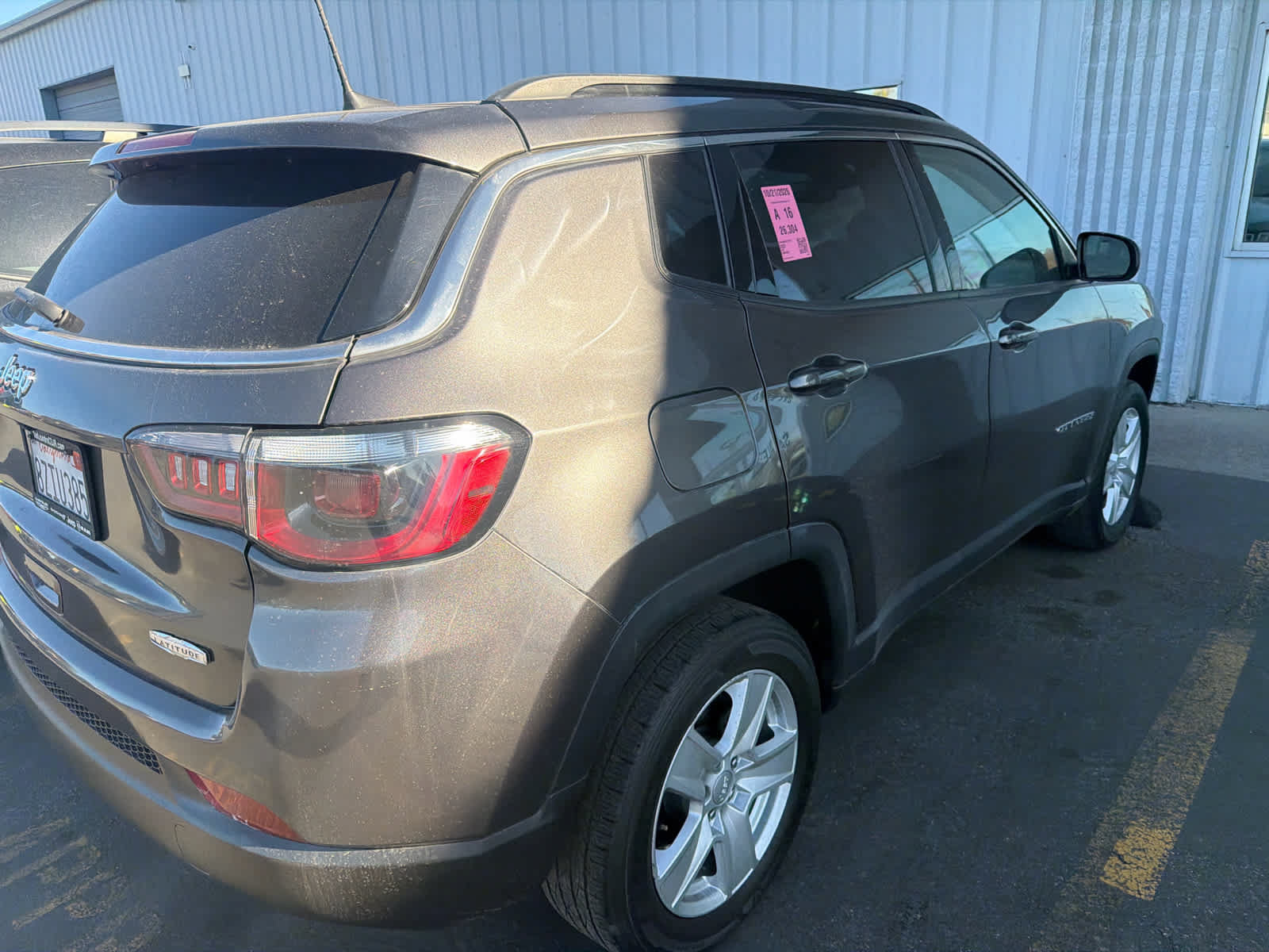 Used 2022 Jeep Compass Latitude w/ Sun and Sound Group AWD/4WD image 7
