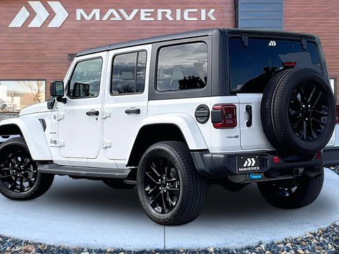Used 2023 Jeep Wrangler Unlimited Sahara w/ Cold Weather Group AWD/4WD image 4