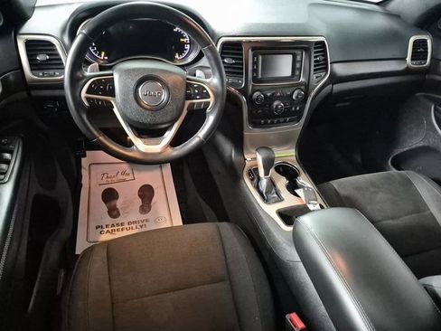 Used 2017 Jeep Grand Cherokee Laredo w/ Quick Order Package 23E image 10