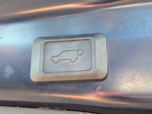 Used 2022 Toyota RAV4 XLE w/ Convenience Package image 31