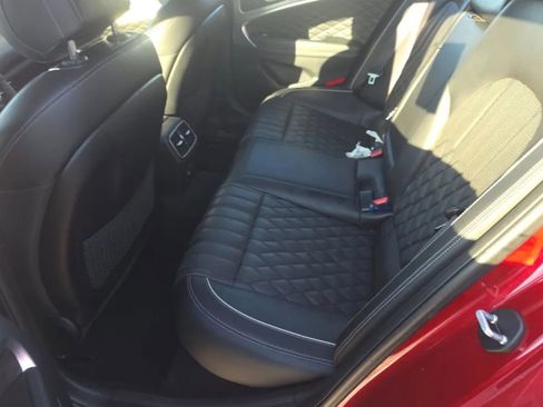 Used 2020 Genesis G70 3.3T image 6