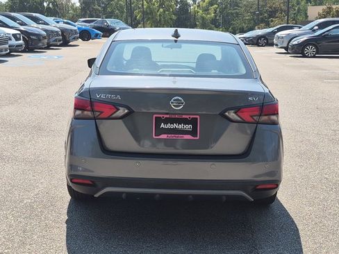 Used 2020 Nissan Versa SV FWD image 7
