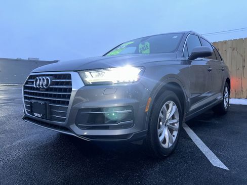 Used 2017 Audi Q7 3.0T Premium Plus w/ Premium Plus Package image 3