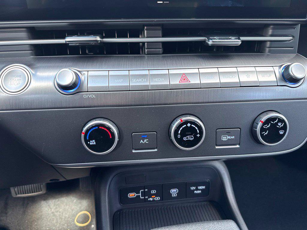 New 2027 Hyundai Kona SE AWD/4WD image 16