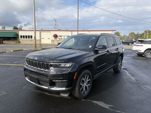 Used 2024 Jeep Grand Cherokee L Limited w/ Luxury Tech Group II image 14