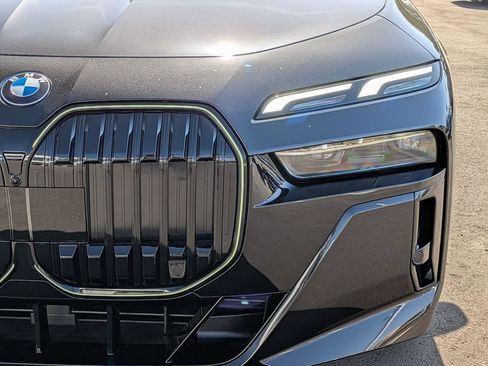 New 2026 BMW 740i w/ Premium Package RWD image 19