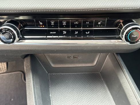 Used 2025 Chevrolet Equinox LT w/ Safety and Technology Package image 32