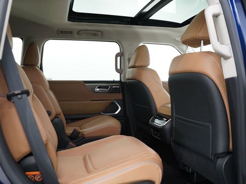 Used 2025 INFINITI QX80 Luxe AWD/4WD image 16