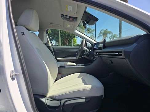 Used 2025 Hyundai Sonata SEL FWD image 10