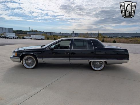Used 1994 Cadillac Fleetwood Brougham image 3