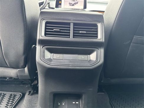 Used 2024 Volkswagen Atlas Cross Sport SEL R-Line image 16