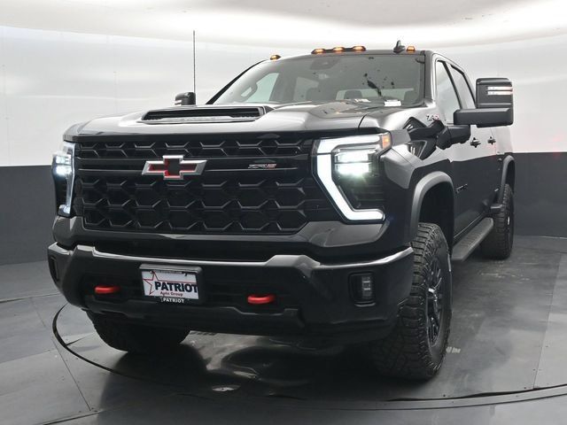 Used 2024 Chevrolet Silverado 2500 ZR2 w/ Technology Package AWD/4WD image 37