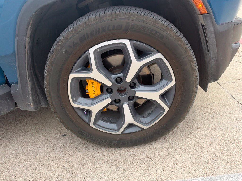 Used 2022 Rivian R1T Adventure AWD/4WD image 3