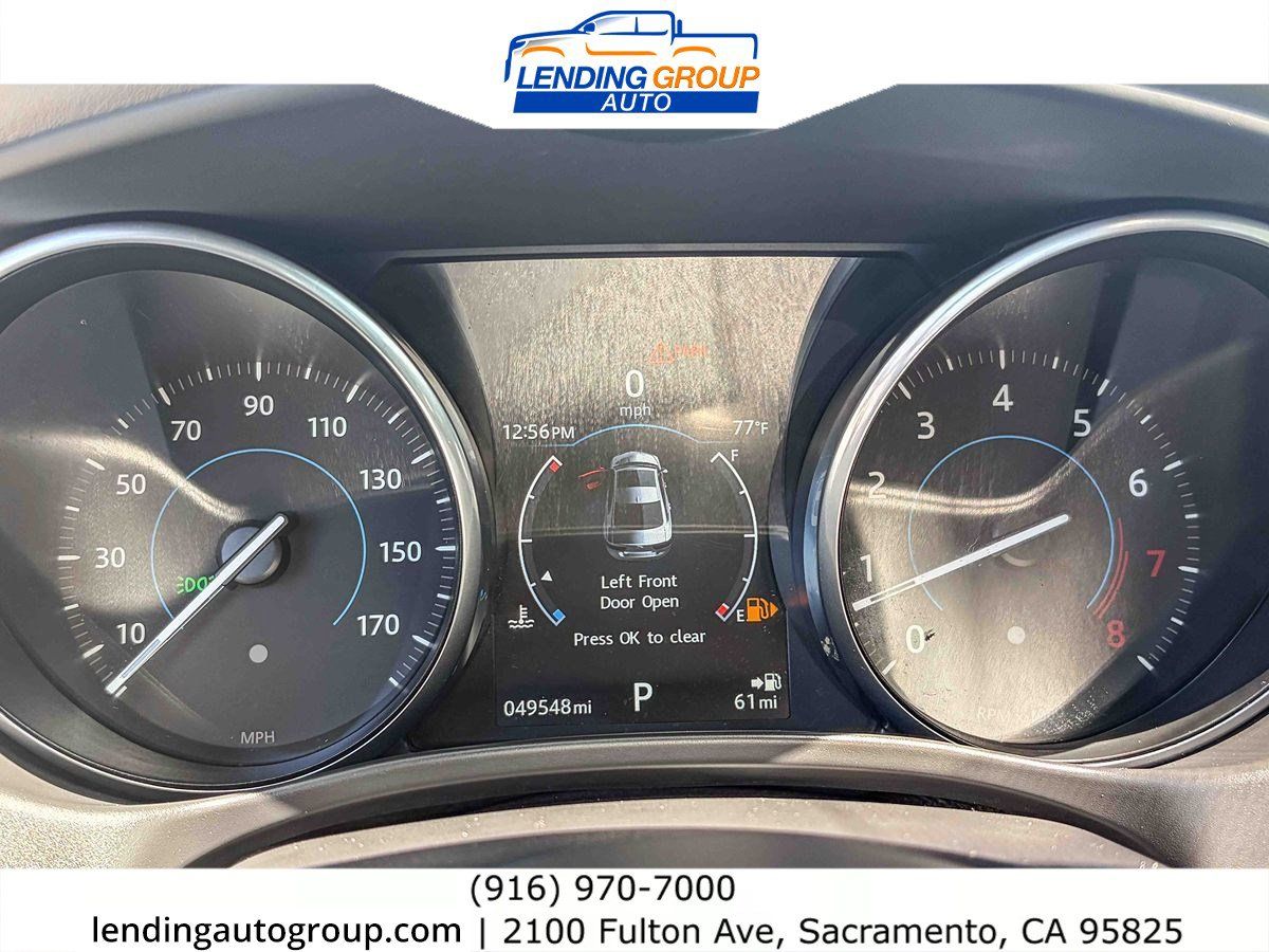 Used 2017 Jaguar XE Premium RWD image 21