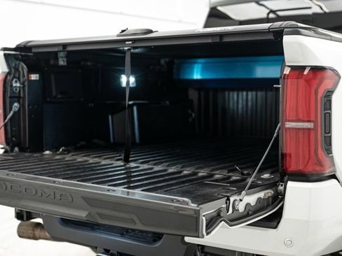 Used 2024 Toyota Tacoma TRD Sport image 28