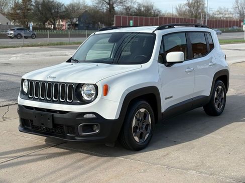 Used 2015 Jeep Renegade Latitude w/ Cold Weather Group II image 1