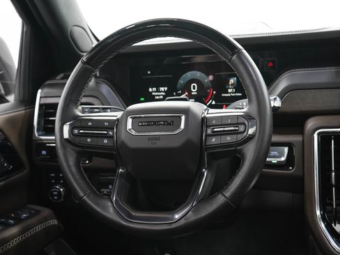 Used 2025 GMC Yukon XL Denali Ultimate AWD/4WD image 20