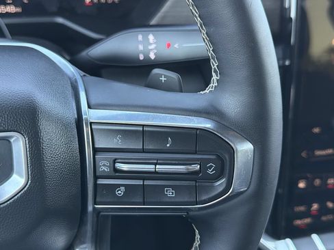 Used 2025 GMC Acadia Denali w/ Super Cruise Package FWD image 9