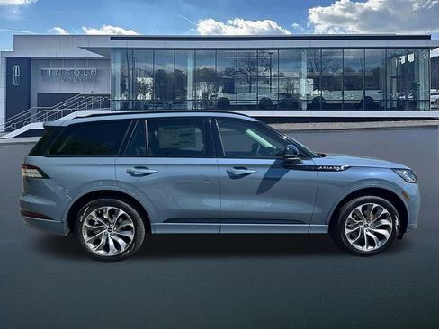 New 2026 Lincoln Aviator AWD w/ Jet Appearance Package image 9