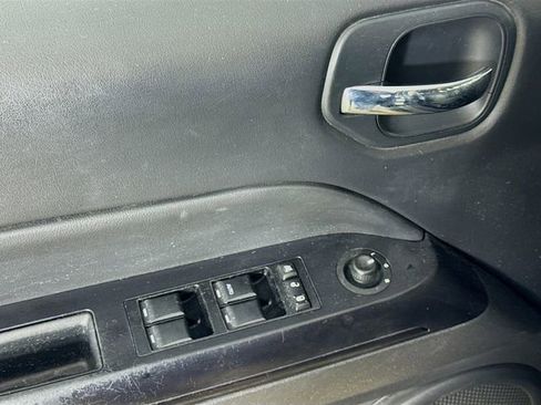 Used 2014 Jeep Patriot Latitude image 21