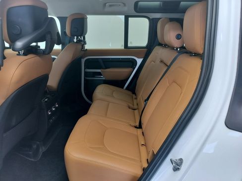 Used 2023 Land Rover Defender 110 SE AWD/4WD image 16