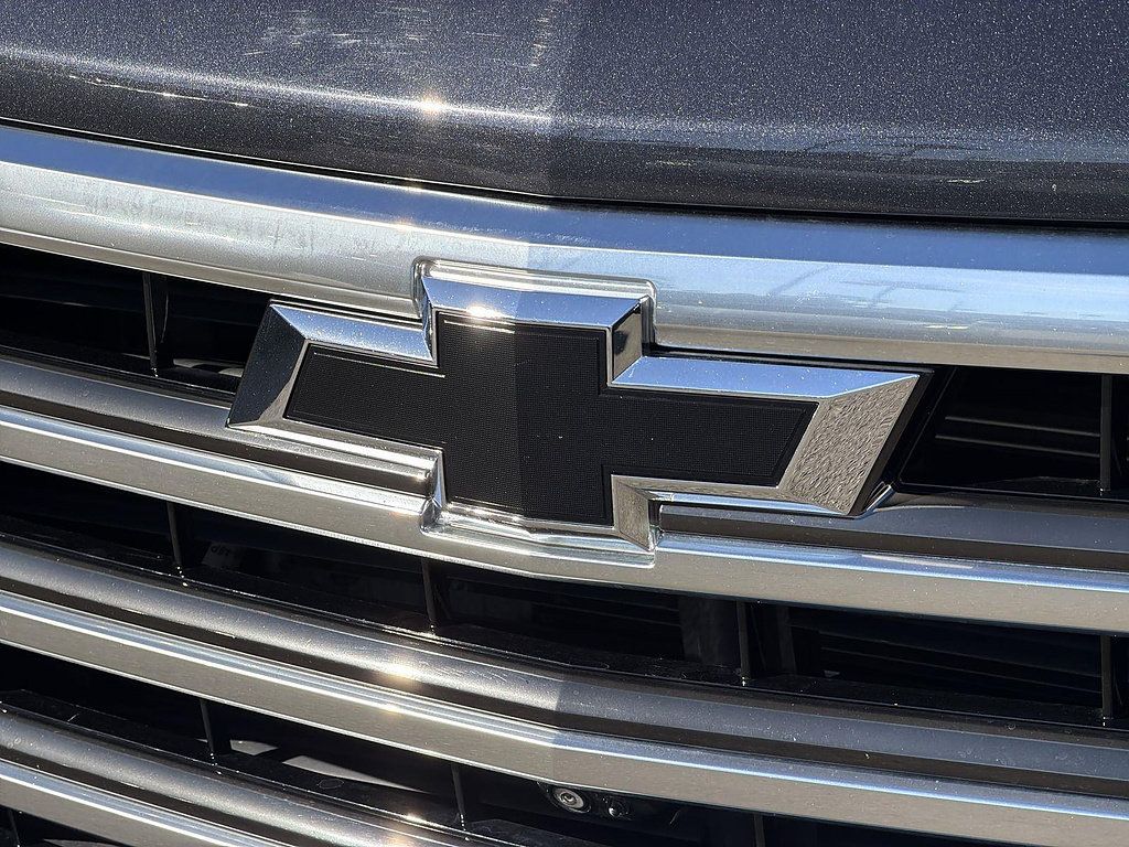 Used 2023 Chevrolet Silverado 1500 High Country w/ Technology Package AWD/4WD image 31
