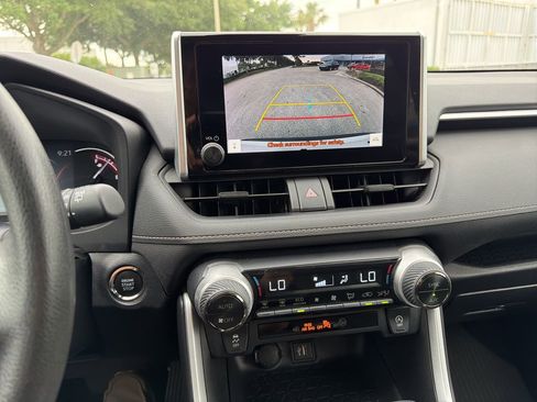 Used 2023 Toyota RAV4 XLE w/ Convenience Package FWD image 11