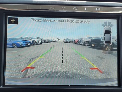 Used 2019 Lincoln Continental Select AWD/4WD image 9