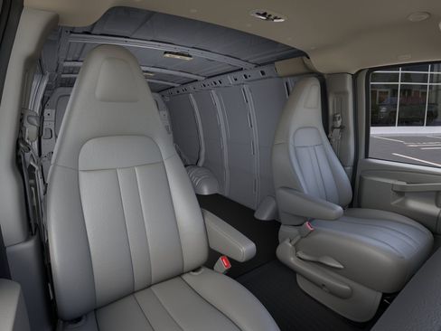 New 2026 GMC Savana 3500 image 16