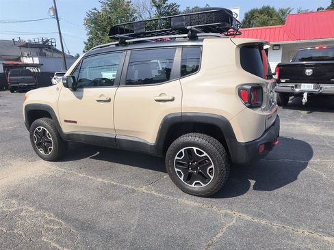 Used 2015 Jeep Renegade Trailhawk w/ Trailer Tow Group AWD/4WD image 3